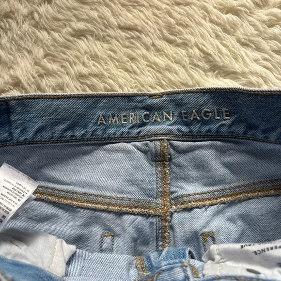 American Eagle Outfitters Light Blue Mom Jeans - Picture 2 of 14